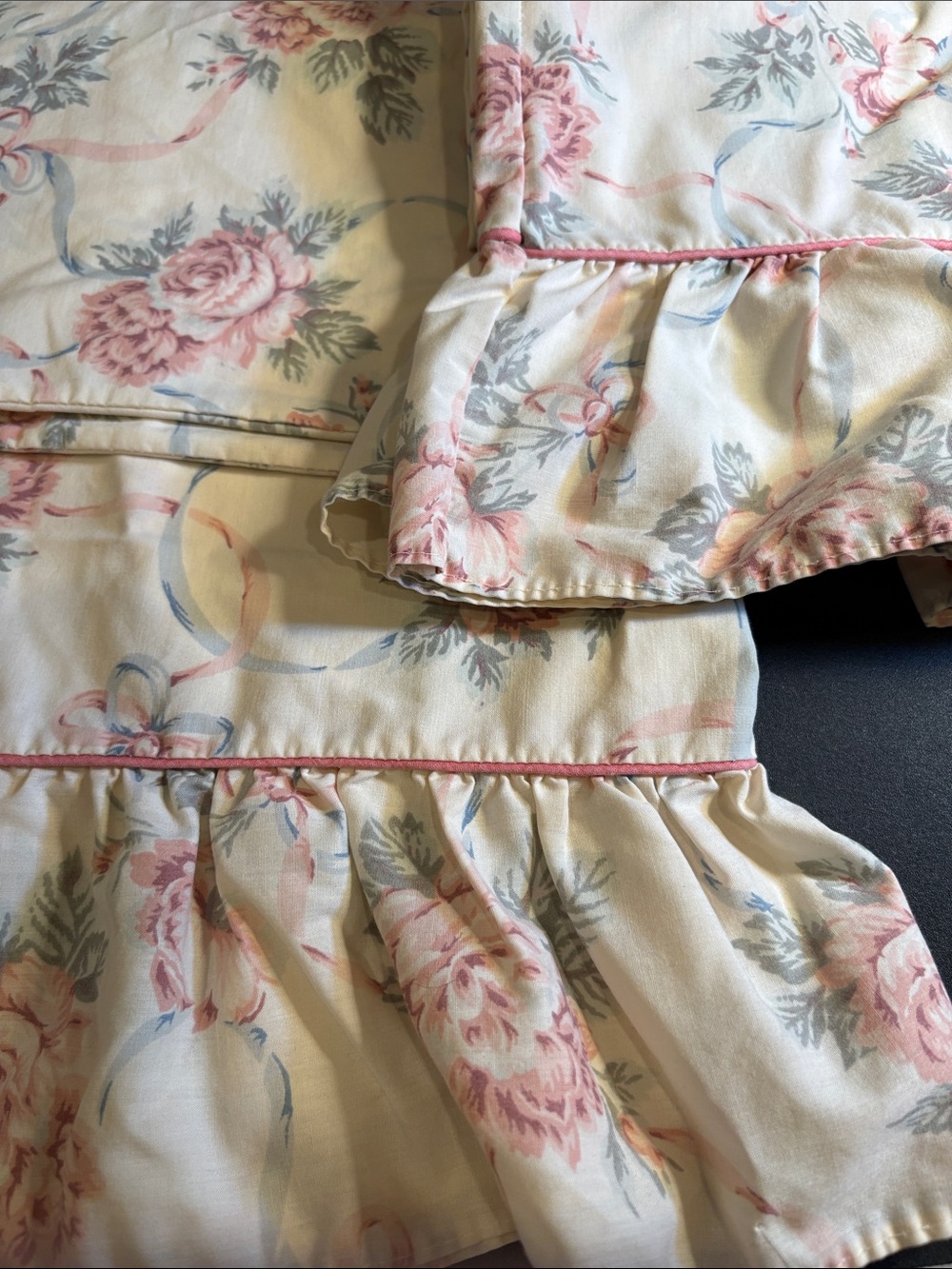Vintage Floral Ruffle Hem set of 2 pillowcases - Pink & Cream FF